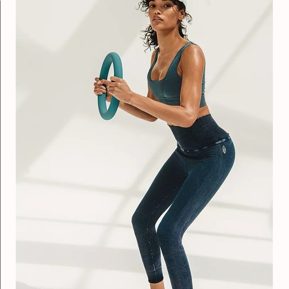 NEW! Free People Good Karma Leggings - Deepest Navy - M/L - $78 retail - Picture 5 of 5